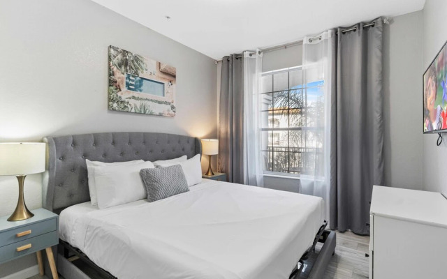 4102 Breakview Drive #304