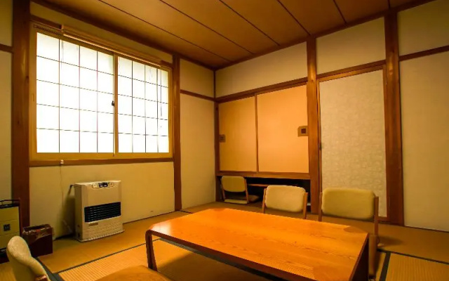 Higashi Hachimantai Onsen Pension Entr-deux-Mers – Guest Rooms – Hachimantai