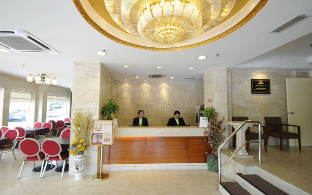 OYO 597 Winner Hotel