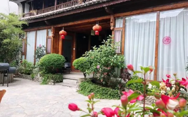Dali Small House Meets Big House Inn (Dali Ancient Town Branch) – Outside – Dali