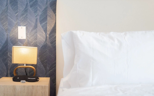 w Spectacular Loft With Balcony in Crespo