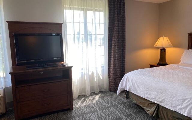 Staybridge Suites Milwaukee West-Oconomowoc, an IHG Hotel