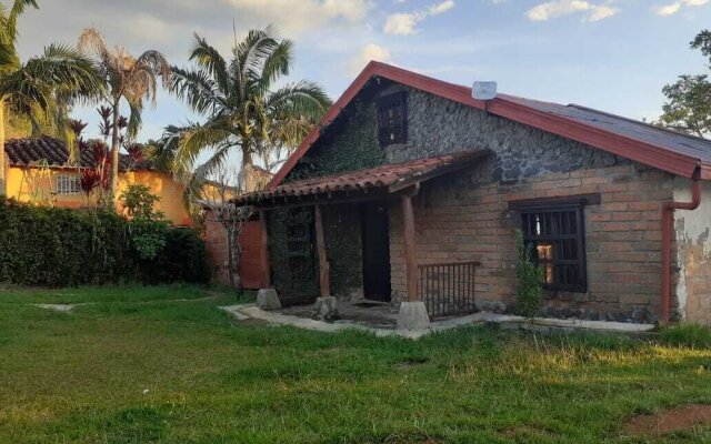 Cabaña Medellín rustica-Balcón en la montaña