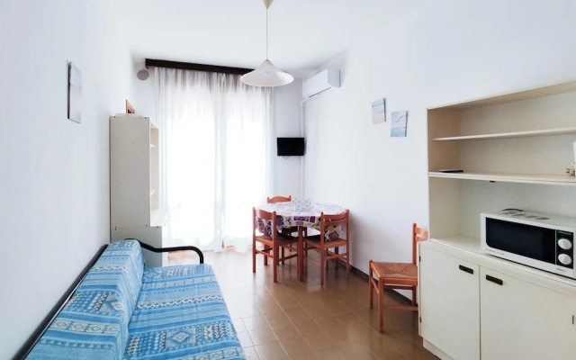 Cozy Flat With Balcony by the sea