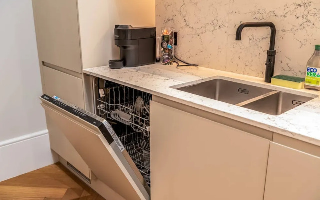 Modern Apartment Near Central London