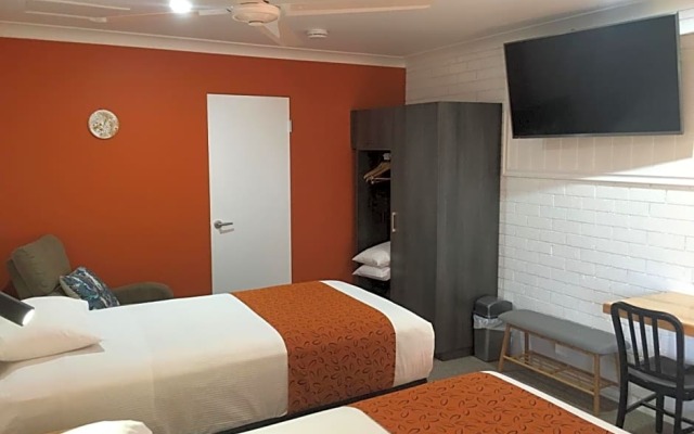 Gin Gin Village Motor Inn Motel