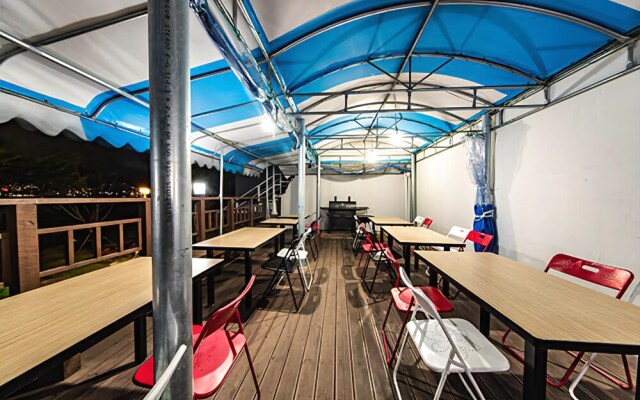 Yeosu White Village Pension