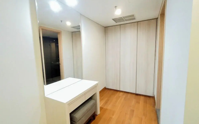 2Br Luxurious And Spacious Apartment At One East Penthouse Residence