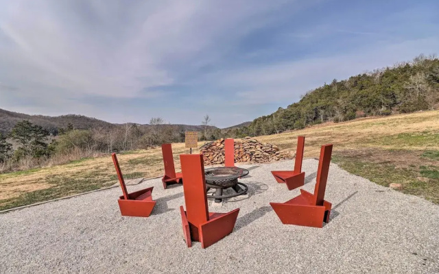 Pet-friendly Studio w/ Loft & Mountain Views!