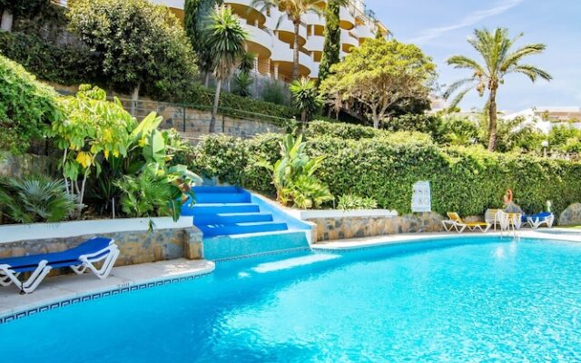 SAT - Contemporary Apartment in Puerto Banus