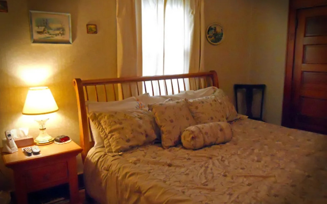 Little River Inn Motel & Guest House