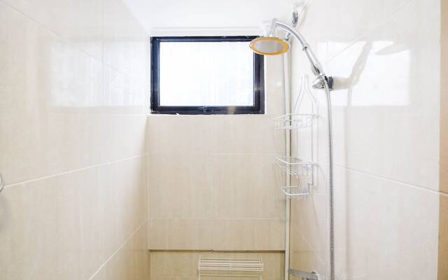 Comfy And Homey Studio Room At Meikarta Apartment