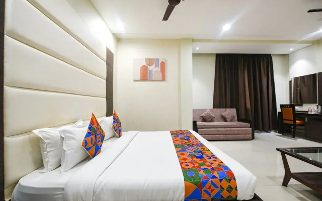 OYO Rooms Railway Station Exit Gate