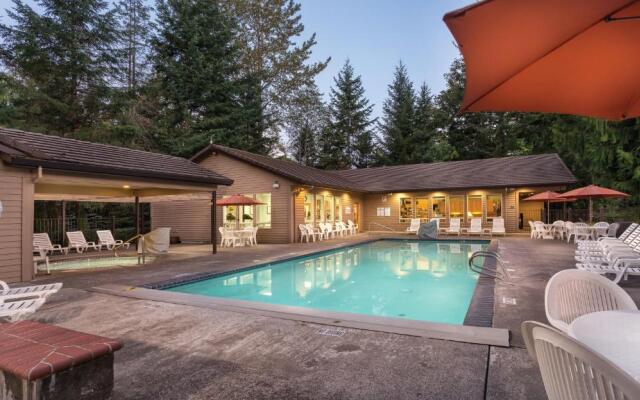 Whispering Woods Resort