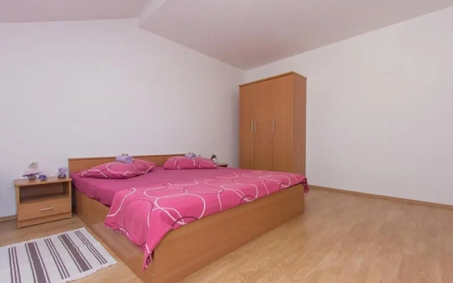 "brodarica Penthouse 4+2, Sea View"