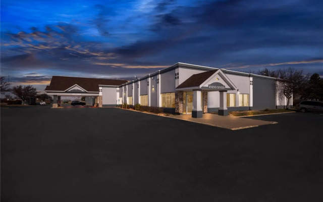 Suburban Studios Fort Dodge