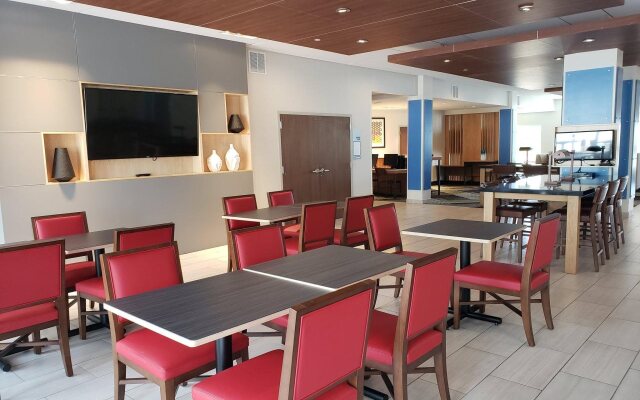 Holiday Inn Express & Suites Nashville North - Springfield by IHG