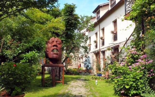 Besharat Gallery & Museum