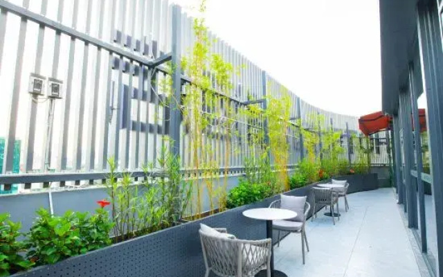 Blueprint Cloud Hotel (Shenzhen Longcheng Plaza subway station store)