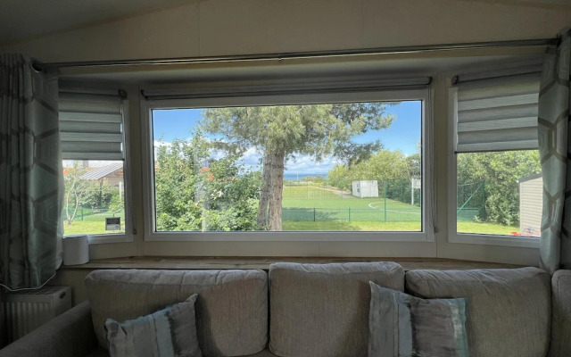 Captivating 3-bed Caravan Seton Sands