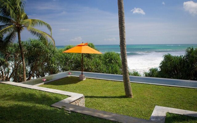 UTMT Underneath the Mango Tree Beach & Spa