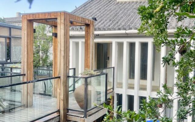 Po return. Slow talk