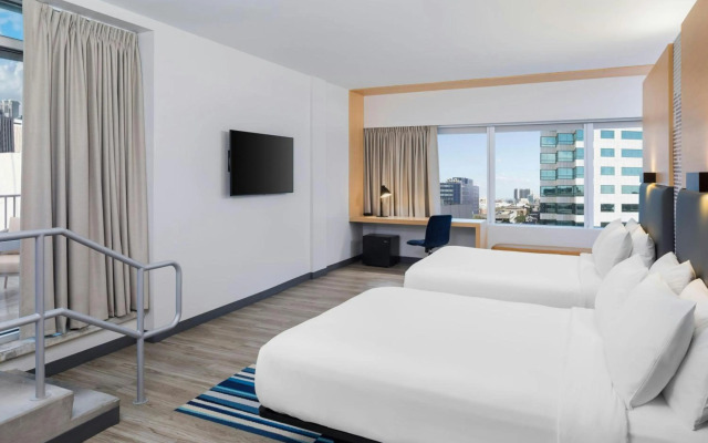 Aloft Tampa Downtown
