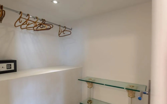 Appartement Dans Villa rez de Jardin vue mer