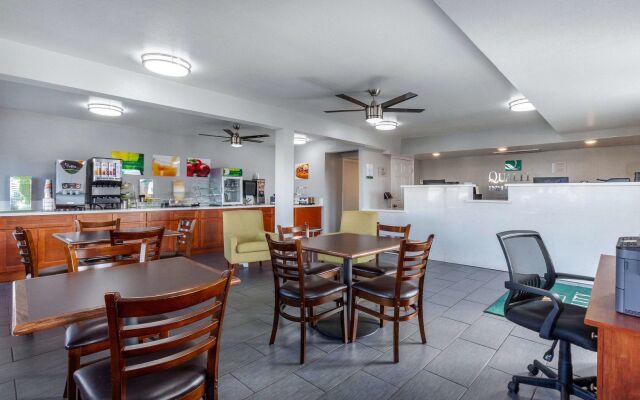 Quality Inn & Suites near Downtown Mesa