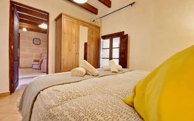 Villa - 4 Bedrooms with Pool - 107803