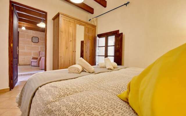 Villa - 4 Bedrooms With Pool - 107803