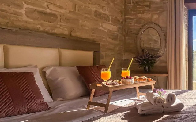 Olive Land - Γη Της Ελιας / Stone Villa.