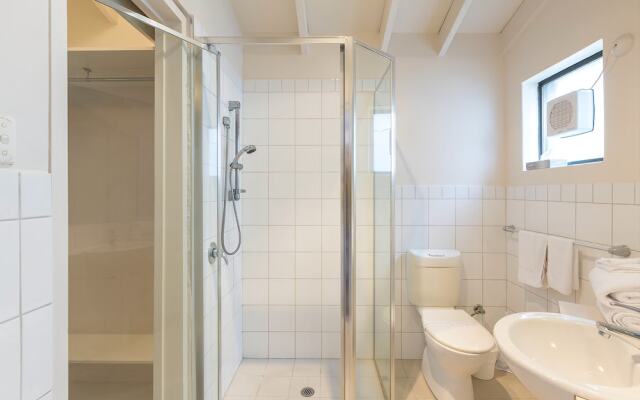 Como Mezzanine Retreat
