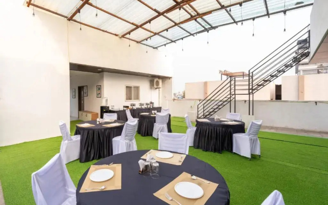 Treebo Shridhar Stay, 2.6 Km From Indore Junction