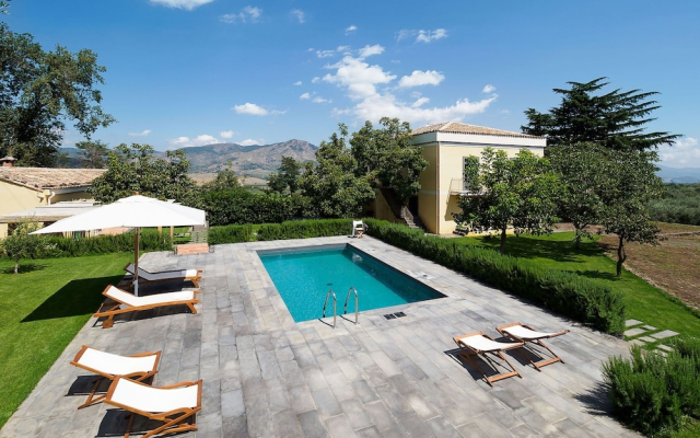 Country Villa With Private Pool - By Beahost Rentals