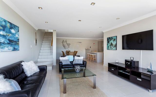 Aura 13 - Shoal Bay