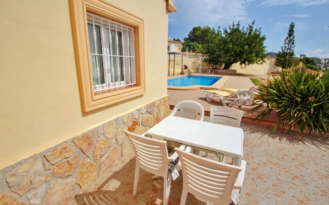 Estrelizia - pretty holiday property with garden and private pool in Calpe