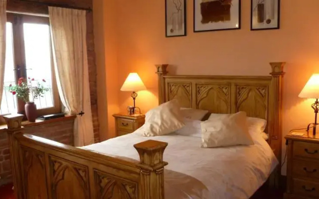 THE GINNEY Country Guest House