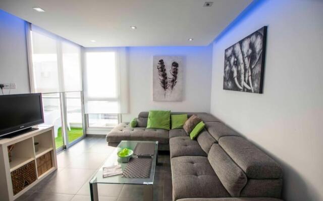 Executive apt Nicosia Center free parking/wifi