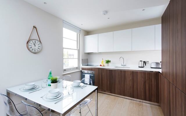 Bright and Modern 1BR flat in West London