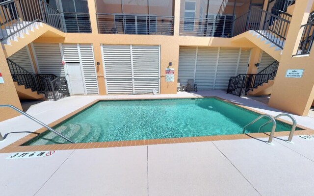 225 Bradenton Beach Club