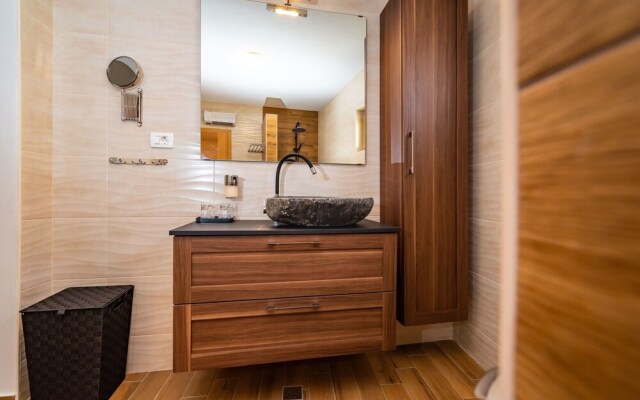 A3 - Beautiful Seafront apt w. Magnificent View