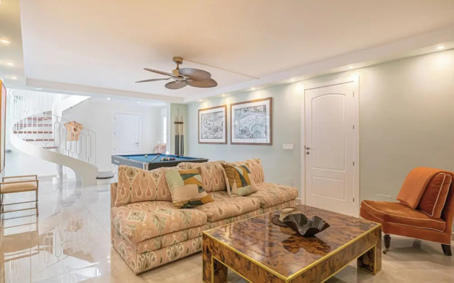 Luxury Family Escape Golf & Pool Retreat