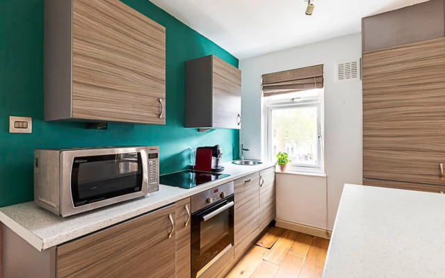A Tranquil One-bedroom Flat Near Brockwell Park