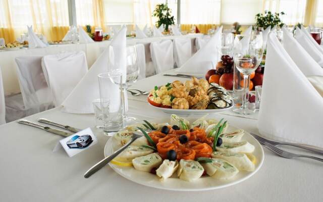 Good Stay Hotel Dinaburg