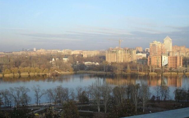 Donbass Arena Apartments