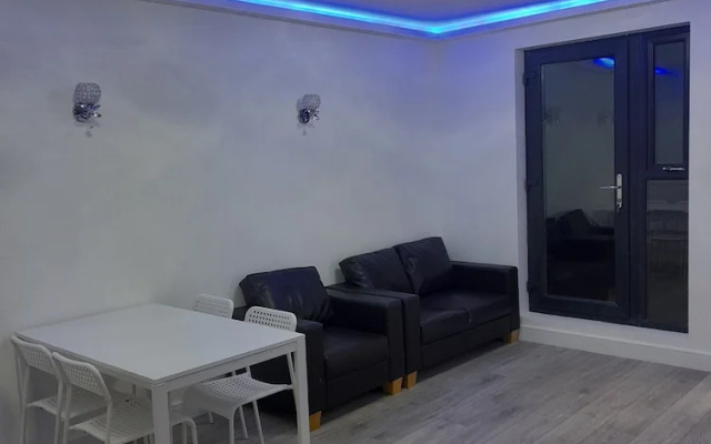 Remarkable 3-bed Apartment in London