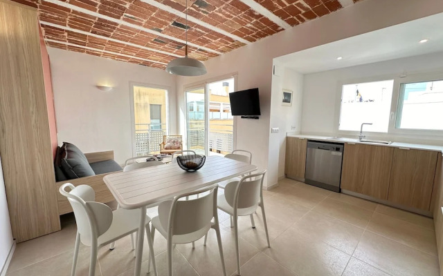 Arago 272 in Roses With 2 Bedrooms and 2 Bathrooms