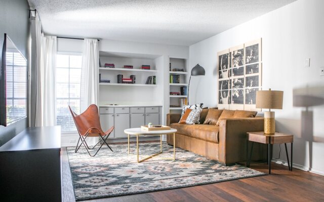 WanderJaunt - Chic North Austin Apts