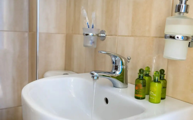 John Akroyiali rooms